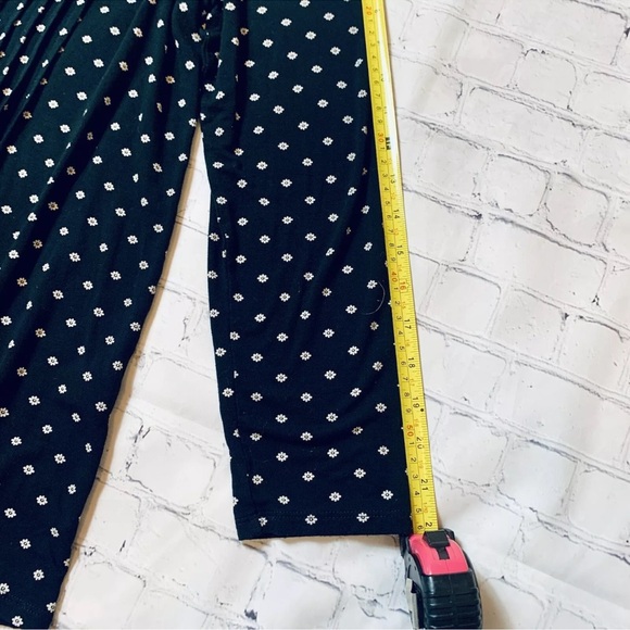 J. Jill Wearever Womens Petite MP Tunic Top Black Daisy Pintuck Stretch Keyhole - Picture 10 of 12